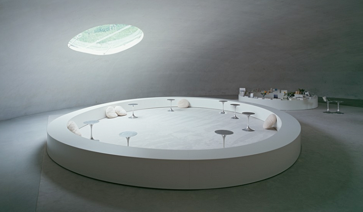 キアヌリーブス 香川 豊島美術館