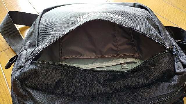 モンベル トラベルショルダーバッグ