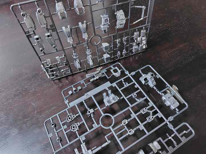 エコプラ ガンダム 塗装 筆塗り